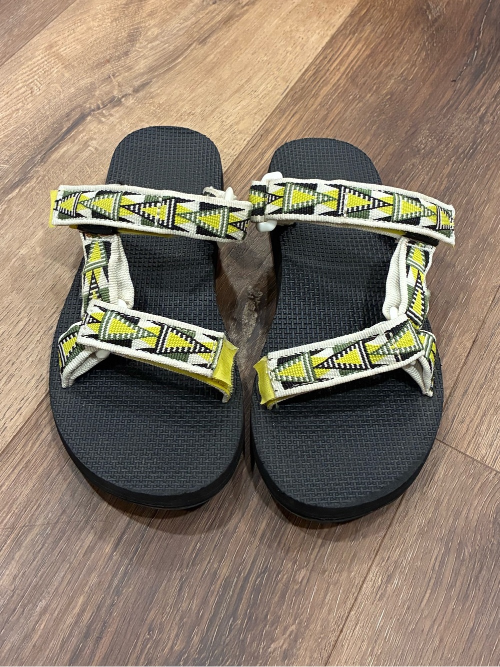 Teva Sandals Summer Outdoors Hiking Water Play Adventure 5 Girl